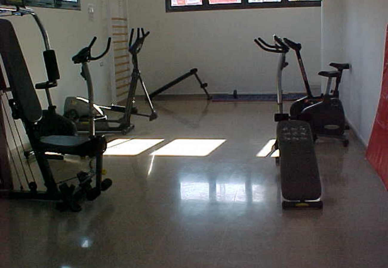 Gimnasio privado del apartamento de alquiler vacacional en finestrat