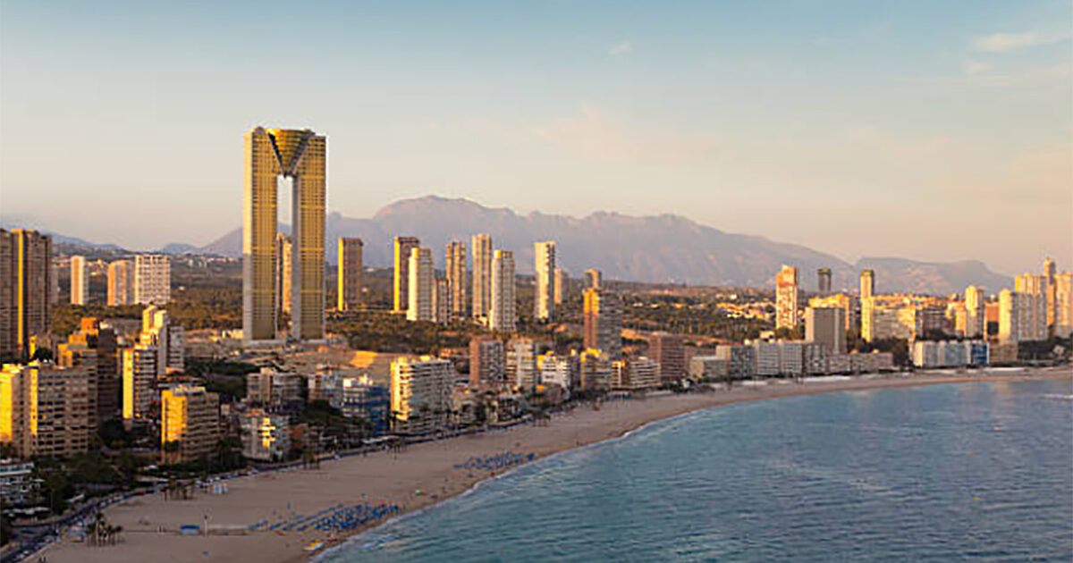 Vista panorámica de Benidorm y su skyline desde un mirador