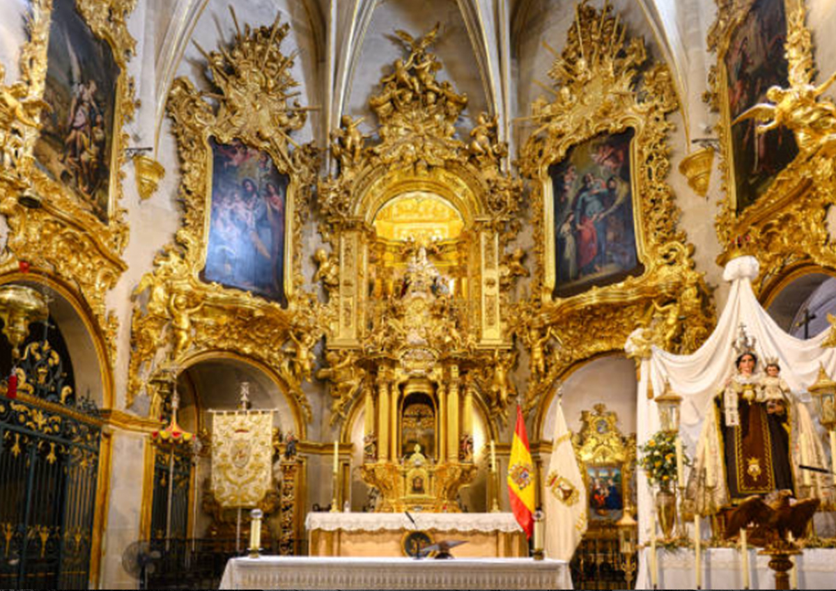 interior basilica santa maria Alicante