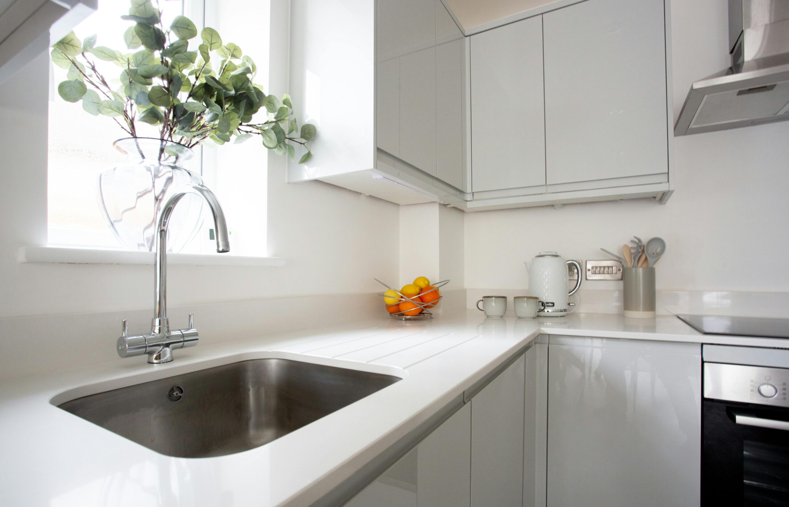 cocina completa de apartamento