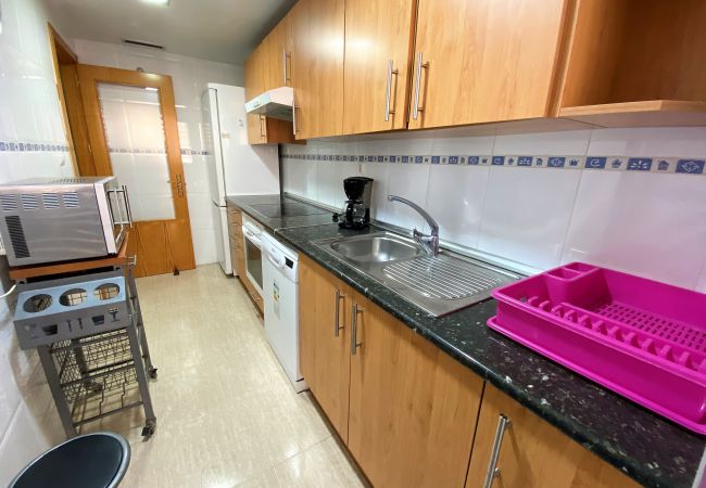 Fitted kitchen of this holiday rental in Alicante