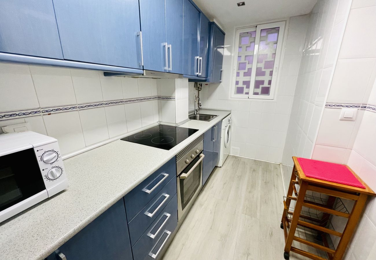 Spacious and equipped kitchen in the holiday flat in Benidorm