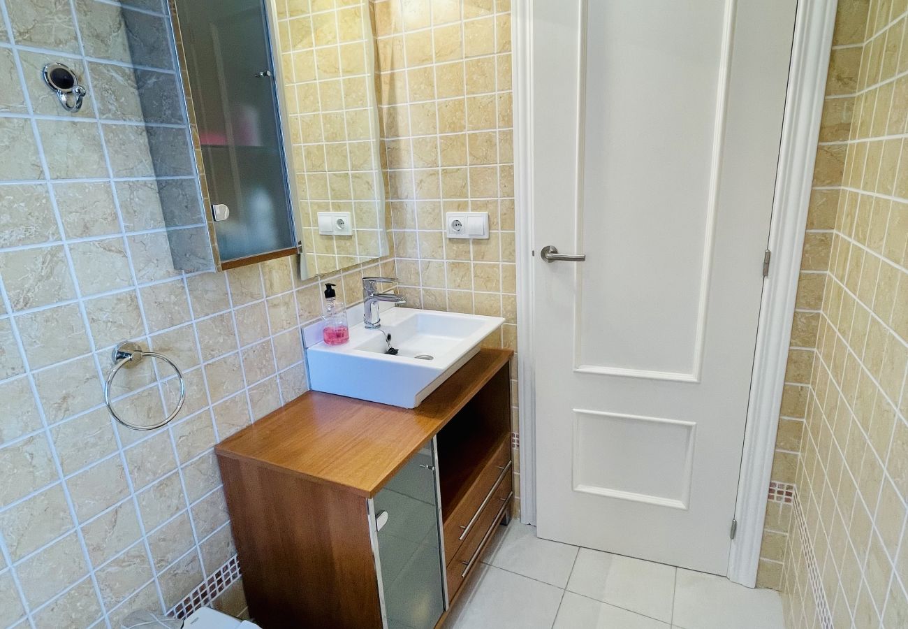 Apartment in Benidorm - A997 - Torre Doscalas