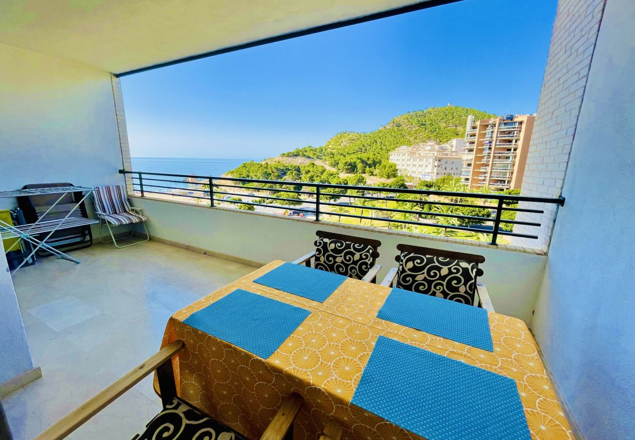 Terrasse extérieure avec vue sur la mer de l'appartement de vacances à Alicante